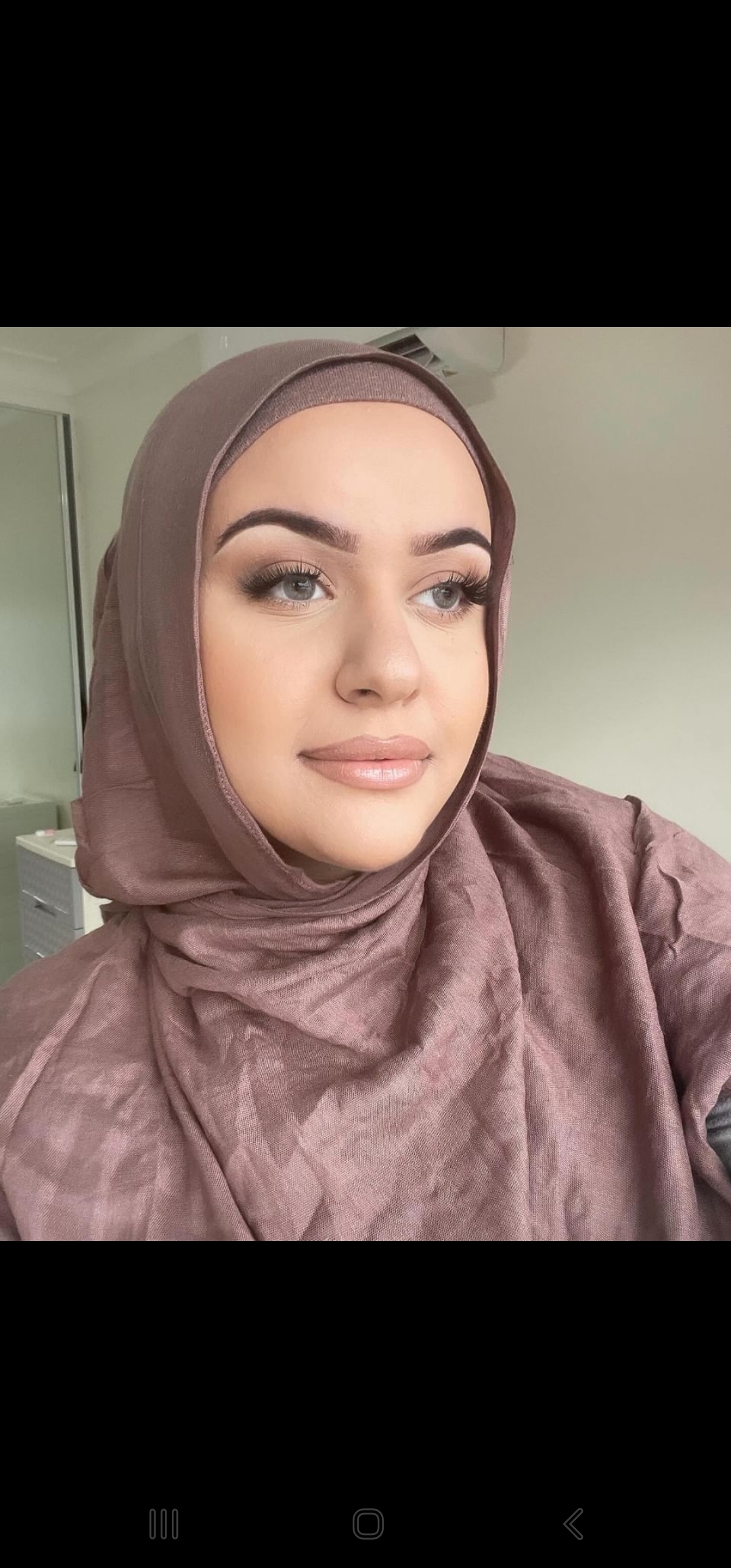Russian Grey eyes, featuring a captivating blend of brown and grey. - Image 3