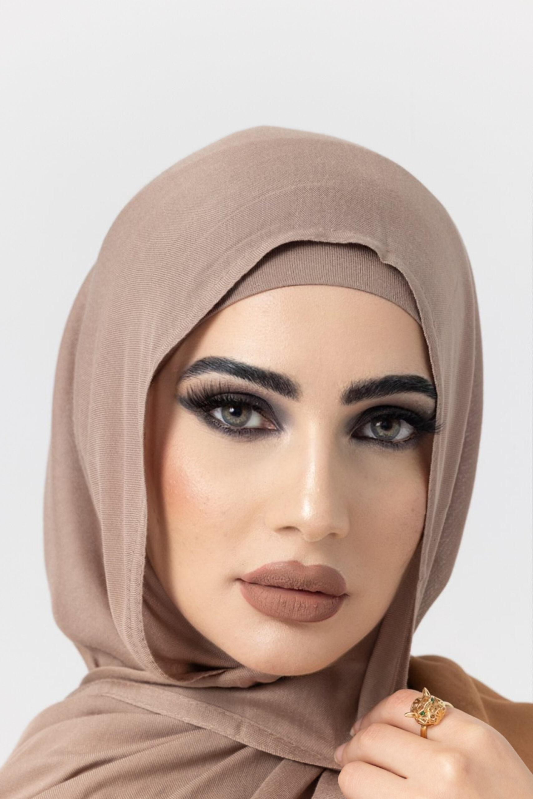 Russian Grey eyes, featuring a captivating blend of brown and grey. - Image 5