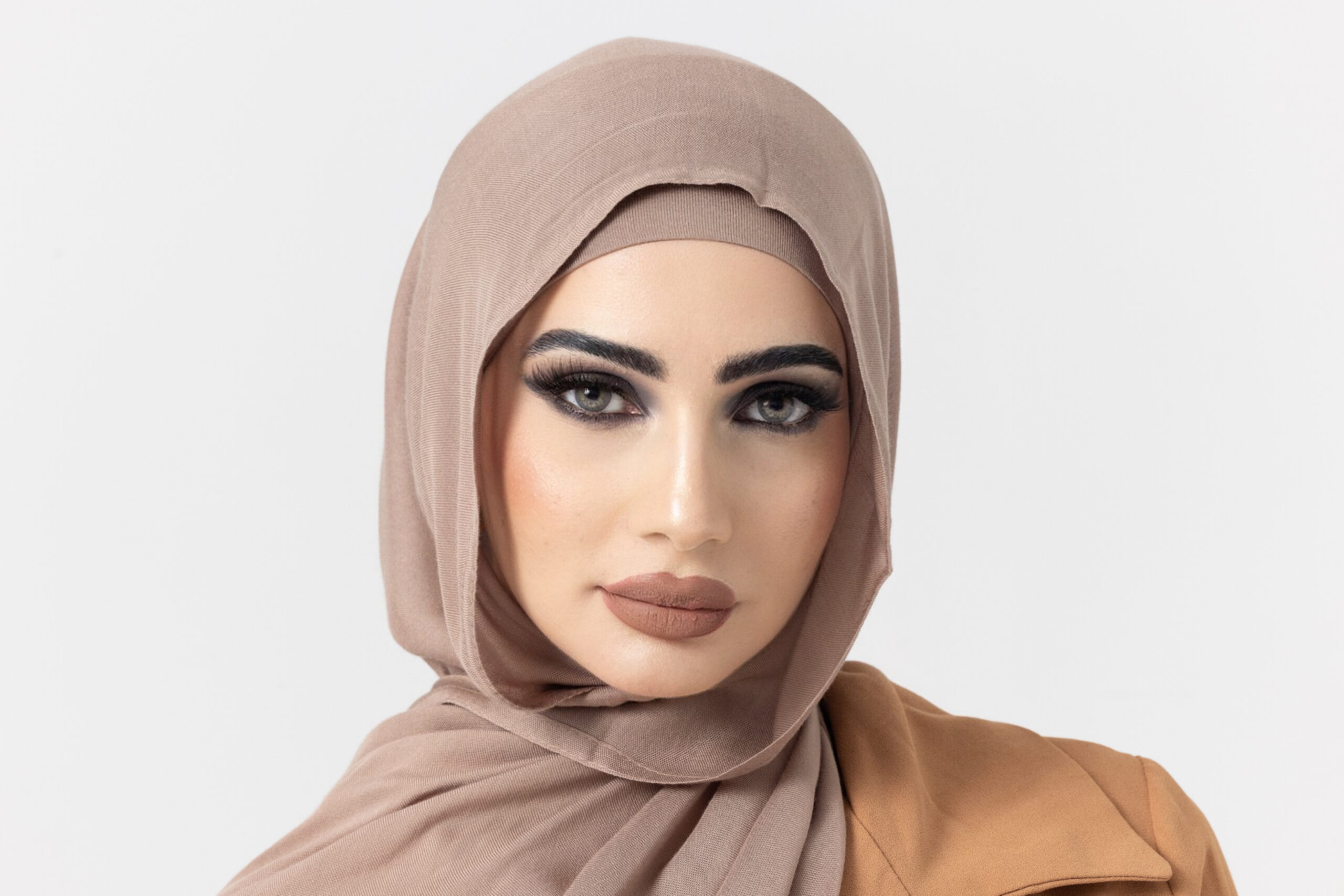 Russian Grey eyes, featuring a captivating blend of brown and grey. - Image 6