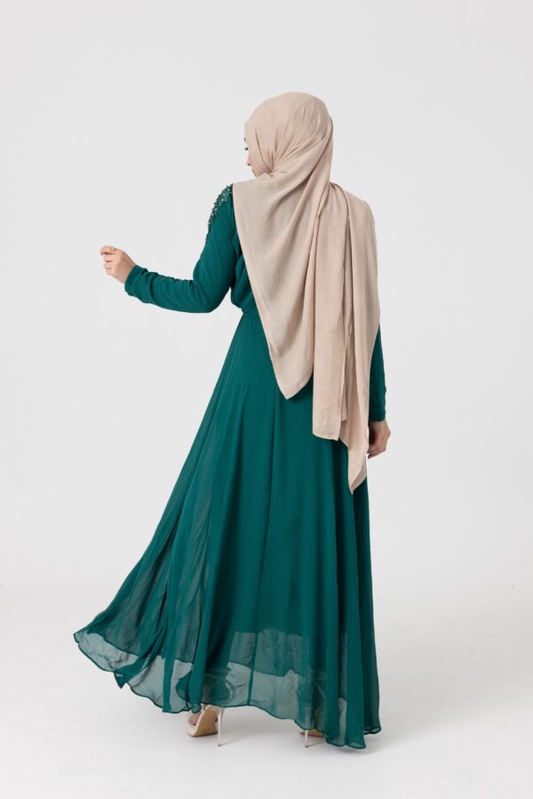 Noura's Emerald Elegance - Image 7