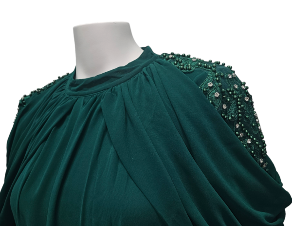 Noura's Emerald Elegance - Image 4